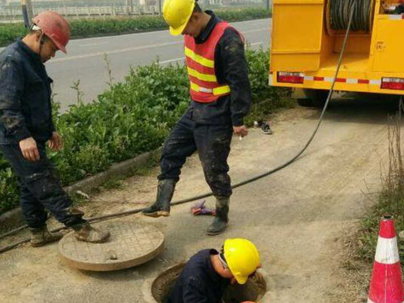 胶南市专业清理化粪池 高压清洗管道淤泥 清古力