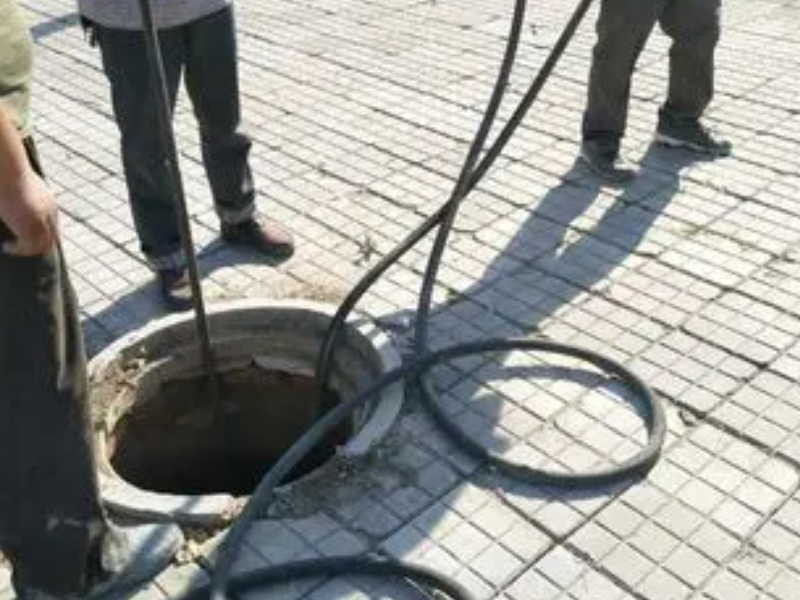青岛胶南清理化粪池 专业抽污水 吸泥浆 清洗管道